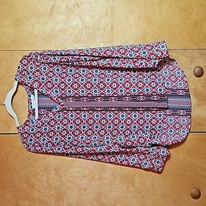 Rose + Olive Blouse Darted Front Fabric Buttons Longer in Back Geometric M